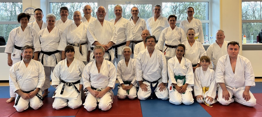 250408 Gruppenfoto 0900x0402