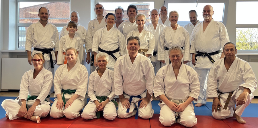 260407 Gruppenfoto 0900x0449